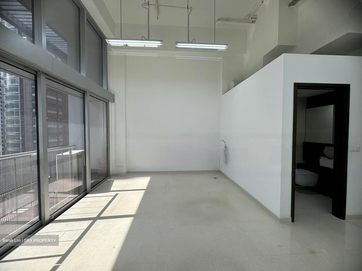 Eon Shenton (D2), Office #479510331